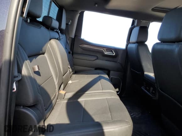 ✅ 2022 Chevrolet Silverado 1500 LT Trail Boss • VIN: 3GCUDFET2NG566112 • Lot: 56796405. Wystawiony na Copart z przebiegiem 27 750 mil. Bezpłatny archiwum sprzedaży aukcyjnych z USA i szczegółowy raport historii pojazdu na DreamBid. Zdjęcie 10.