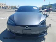 ✅ 2017 Tesla Model S 60 • VIN: 5YJSA1E16HF231186 • Lot: 43155342. Wystawiony na IAAI z przebiegiem 95 418 mil. Bezpłatny archiwum sprzedaży aukcyjnych z USA i szczegółowy raport historii pojazdu na DreamBid. Zdjęcie 12.
