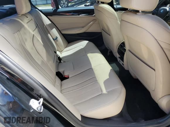 ✅ 2020 BMW 5 Series 530i • VIN: WBAJR3C01LWW58996 • Lot: 69273675. Wystawiony na Copart z przebiegiem 171 975 mil. Bezpłatny archiwum sprzedaży aukcyjnych z USA i szczegółowy raport historii pojazdu na DreamBid. Zdjęcie 10.