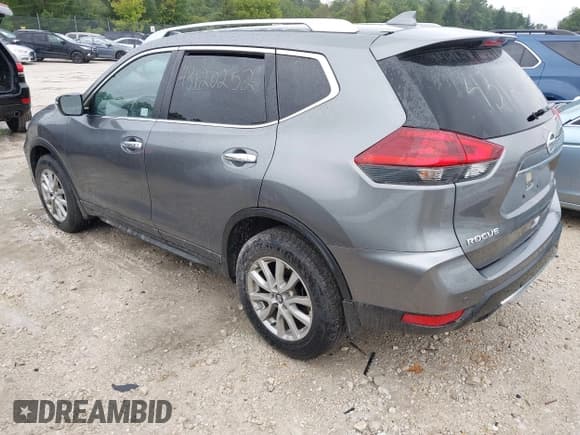 ✅ 2020 Nissan Rogue S • VIN: JN8AT2MV2LW106954 • Lot: 43120252. Wystawiony na IAAI z przebiegiem 55 529 mil. Bezpłatny archiwum sprzedaży aukcyjnych z USA i szczegółowy raport historii pojazdu na DreamBid. Zdjęcie 3.