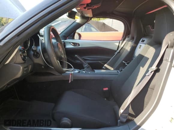 ✅ 2017 Mazda MX-5 Miata Club • VIN: JM1NDAC74H0124180 • Lot: 70695255. Listed on Copart with 37,597 mi. Free auction sales archive from the USA and detailed vehicle history report at DreamBid. Image 7.