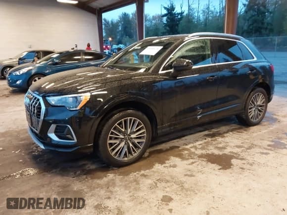 ✅ 2022 Audi Q3 Premium • VIN: WA1AUCF32N1052737 • Lot: 43608620. Listed on IAAI with 19,269 mi. Free auction sales archive from the USA and detailed vehicle history report at DreamBid. Image 2.