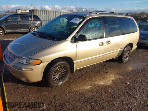 ✅ 2000 Chrysler Town & Country LX • VIN: 1C4GP44G4YB706395 • Lot: 43800840. Listed on IAAI with 149,459 mi. Free auction sales archive from the USA and detailed vehicle history report at DreamBid. Image 2.