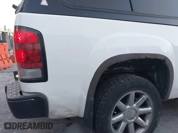 ✅ 2008 GMC Sierra Denali • VIN: 2GTEK638181152194 • Lot: 43798627. Listed on IAAI with 315,599 mi. Free auction sales archive from the USA and detailed vehicle history report at DreamBid. Image 6.