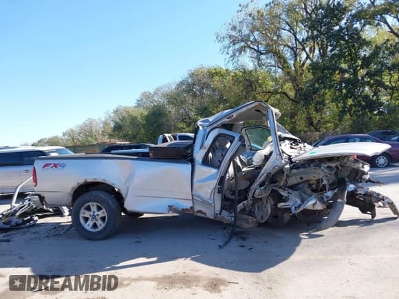 ✅ 2003 Ford F-150 XL • VIN: 1FTRX18L43NB49607 • Lot: 43427519. Wystawiony na IAAI z przebiegiem Nie podano. Bezpłatny archiwum sprzedaży aukcyjnych z USA i szczegółowy raport historii pojazdu na DreamBid. Zdjęcie 13.