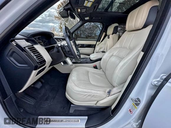 ✅ 2019 Land Rover Range Rover • VIN: SALGS5RE8KA525544 • Lot: 96948915. Wystawiony na Copart z przebiegiem 116 033 mil. Bezpłatny archiwum sprzedaży aukcyjnych z USA i szczegółowy raport historii pojazdu na DreamBid. Zdjęcie 12.