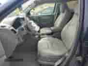 2015 Chevrolet Traverse LT z VIN 1GNKRHKD7FJ163705, wystawiony jako Copart lot #81529075 z przebiegiem Nie podano mil oraz Szkoda całkowita • Salvage title. Historia ofert i sprzedaży dostępna na DreamBid. Obrazek 7.