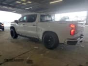✅ 2022 Chevrolet Silverado 1500 Custom • VIN: 3GCPYBEKXNG187876 • Lot: 85057675. Wystawiony na Copart z przebiegiem 54 618 mil. Bezpłatny archiwum sprzedaży aukcyjnych z USA i szczegółowy raport historii pojazdu na DreamBid. Zdjęcie 2.