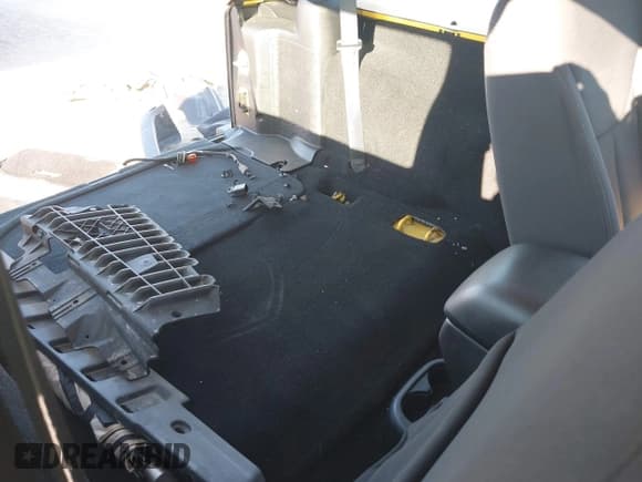 ✅ 2015 Jeep Wrangler Sport • VIN: 1C4AJWAG4FL542631 • Lot: 43701197. Listed on IAAI with 166,531 mi. Free auction sales archive from the USA and detailed vehicle history report at DreamBid. Image 8.