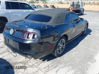 ✅ 2014 Ford Mustang Premium • VIN: 1ZVBP8EM0E5213228 • Lot: 43772341. Wystawiony na IAAI z przebiegiem 159 618 mil. Bezpłatny archiwum sprzedaży aukcyjnych z USA i szczegółowy raport historii pojazdu na DreamBid. Zdjęcie 4.