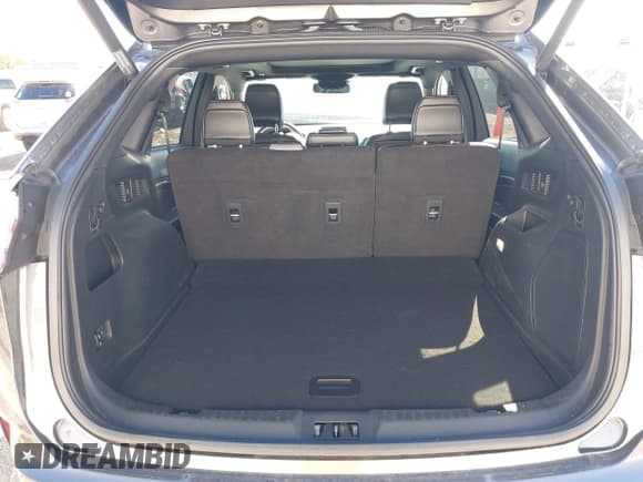 ✅ 2022 Ford Edge Titanium • VIN: 2FMPK4K99NBA38498 • Lot: 43569970. Wystawiony na IAAI z przebiegiem 10 405 mil. Bezpłatny archiwum sprzedaży aukcyjnych z USA i szczegółowy raport historii pojazdu na DreamBid. Zdjęcie 17.