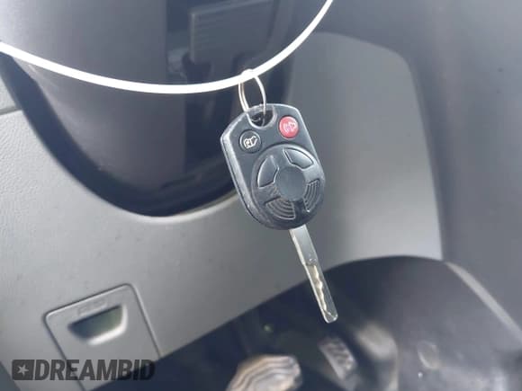 ✅ 2016 Ford Transit Cargo • VIN: 1FTYR2CM0GKB14016 • Lot: 43042030. Wystawiony na IAAI z przebiegiem 185 197 mil. Bezpłatny archiwum sprzedaży aukcyjnych z USA i szczegółowy raport historii pojazdu na DreamBid. Zdjęcie 11.