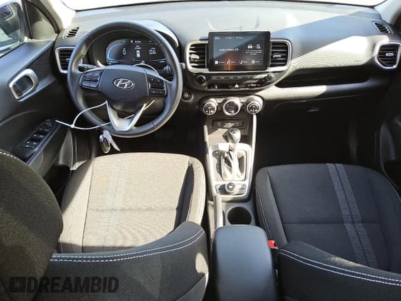 ✅ 2025 Hyundai Venue SEL • VIN: KMHRC8A36SU381124 • Лот: 91694535. Опубликован ранее на Copart с пробегом 12 853 миль. Бесплатный доступ к архиву аукционных продаж из США и подробный отчёт об истории автомобиля на DreamBid. Изображение 8.