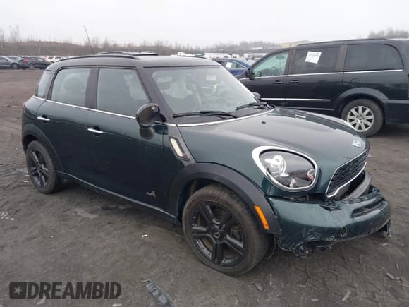 ✅ 2012 MINI Countryman S • VIN: WMWZC5C54CWL59384 • Lot: 43736215. Listed on IAAI with 57,590 mi. Free auction sales archive from the USA and detailed vehicle history report at DreamBid. Image 1.