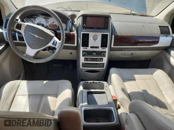 ✅ 2010 Chrysler Town & Country Touring • VIN: 2A4RR5DX4AR207090 • Лот: 69299915. Опубликован ранее на Copart с пробегом 100 343 миль. Бесплатный доступ к архиву аукционных продаж из США и подробный отчёт об истории автомобиля на DreamBid. Изображение 8.