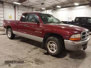 2000 Dodge Dakota z VIN 1B7GL22X9YS575077, wystawiony jako IAAI lot #43355477 z przebiegiem 95 524 mil mil oraz . Historia ofert i sprzedaży dostępna na DreamBid. Obrazek 1.