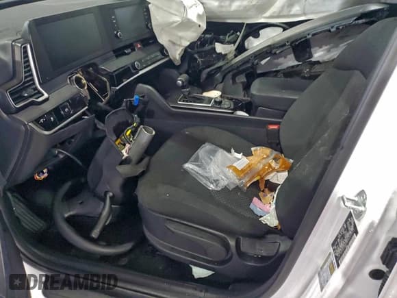 ✅ 2025 Kia Sportage LX • VIN: 5XYK23DF9SG320465 • Lot: 93734275. Wystawiony na Copart z przebiegiem 14 076 mil. Bezpłatny archiwum sprzedaży aukcyjnych z USA i szczegółowy raport historii pojazdu na DreamBid. Zdjęcie 7.