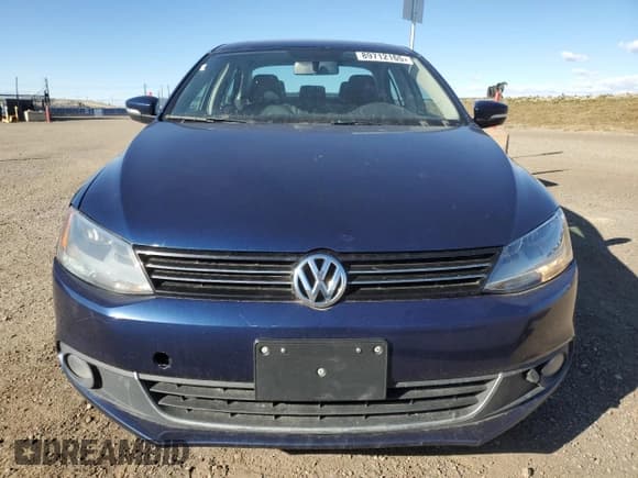 ✅ 2011 Volkswagen Jetta TDI • VIN: 3VWLL7AJ5BM025946 • Lot: 89712165. Listed on Copart with 198,305 mi. Free auction sales archive from the USA and detailed vehicle history report at DreamBid. Image 5.
