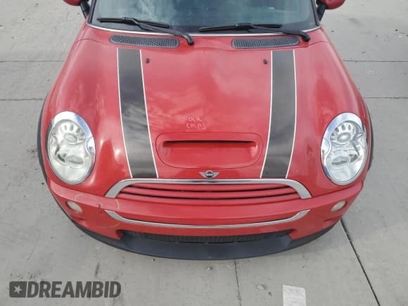 ✅ 2007 MINI Convertible S • VIN: WMWRH33597TJ44578 • Lot: 75238764. Wystawiony na Copart z przebiegiem 160 388 mil. Bezpłatny archiwum sprzedaży aukcyjnych z USA i szczegółowy raport historii pojazdu na DreamBid. Zdjęcie 11.