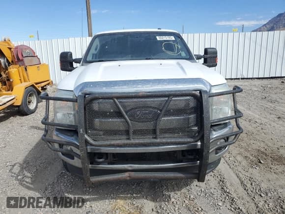 ✅ 2015 Ford F-250 XLT • VIN: 1FT7X2BT5FEC24339 • Lot: 65215185. Wystawiony na Copart z przebiegiem 307 229 mil. Bezpłatny archiwum sprzedaży aukcyjnych z USA i szczegółowy raport historii pojazdu na DreamBid. Zdjęcie 5.