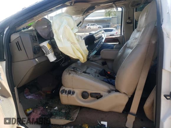 ✅ 2001 Ford Excursion Limited • VIN: 1FMSU43F11EB17834 • Lot: 60464225. Wystawiony na Copart z przebiegiem Nie podano. Bezpłatny archiwum sprzedaży aukcyjnych z USA i szczegółowy raport historii pojazdu na DreamBid. Zdjęcie 7.