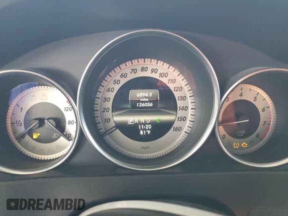 ✅ 2013 Mercedes-Benz C 250 • VIN: WDDGJ4HB9DG097923 • Lot: 93489825. Wystawiony na Copart z przebiegiem 136 056 mil. Bezpłatny archiwum sprzedaży aukcyjnych z USA i szczegółowy raport historii pojazdu na DreamBid. Zdjęcie 9.