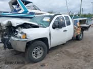✅ 2009 Chevrolet Silverado 2500HD • VIN: 1GBHC49KX9E123802 • Lot: 40613505. Wystawiony na IAAI z przebiegiem 159 401 mil. Bezpłatny archiwum sprzedaży aukcyjnych z USA i szczegółowy raport historii pojazdu na DreamBid. Zdjęcie 17.