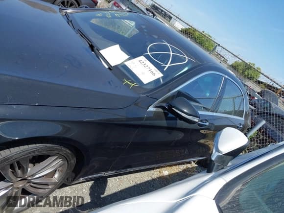 ✅ 2019 Mercedes-Benz S 560 • VIN: WDDUG8DB0KA456557 • Lot: 42327166. Wystawiony na IAAI z przebiegiem 61 962 mil. Bezpłatny archiwum sprzedaży aukcyjnych z USA i szczegółowy raport historii pojazdu na DreamBid. Zdjęcie 15.