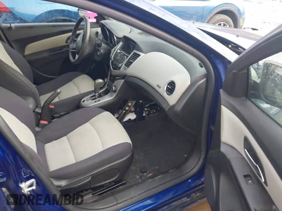 2013 Chevrolet Cruze LS с VIN 1G1PA5SG3D7258392, выставлен на аукционе IAAI как лот 43255157 с пробегом 103 184 миль миль и . История ставок и продаж доступна на DreamBid. Изображение 5.