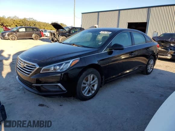 ✅ 2017 Hyundai Sonata SE • VIN: 5NPE24AF1HH459241 • Лот: 72787782. Опубликован ранее на Copart с пробегом 116 739 миль. Бесплатный доступ к архиву аукционных продаж из США и подробный отчёт об истории автомобиля на DreamBid. Изображение 1.