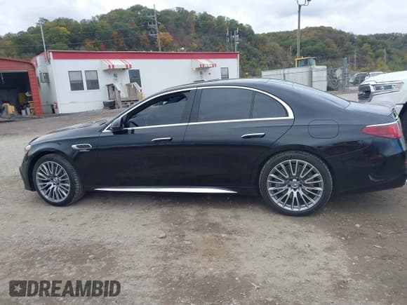 ✅ 2025 Mercedes-Benz E • VIN: W1KLF6DB2SA096582 • Лот: 43542364. Опубликован ранее на IAAI с пробегом 2 282 миль. Бесплатный доступ к архиву аукционных продаж из США и подробный отчёт об истории автомобиля на DreamBid. Изображение 15.