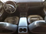 ✅ 2005 Ford Explorer Limited • VIN: 1FMZU75W95ZA57992 • Lot: 61191405. Wystawiony na Copart z przebiegiem 114 006 mil. Bezpłatny archiwum sprzedaży aukcyjnych z USA i szczegółowy raport historii pojazdu na DreamBid. Zdjęcie 8.