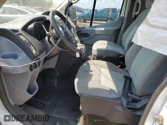 ✅ 2017 Ford Transit XL • VIN: 1FBAX2CM1HKB14233 • Lot: 72080675. Wystawiony na Copart z przebiegiem 169 779 mil. Bezpłatny archiwum sprzedaży aukcyjnych z USA i szczegółowy raport historii pojazdu na DreamBid. Zdjęcie 7.