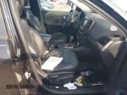 ✅ 2016 Jeep Cherokee Limited • VIN: 1C4PJMDB2GW348789 • Lot: 42417564. Wystawiony na IAAI z przebiegiem Nie podano. Bezpłatny archiwum sprzedaży aukcyjnych z USA i szczegółowy raport historii pojazdu na DreamBid. Zdjęcie 5.