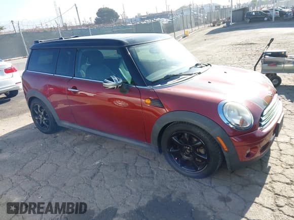 ✅ 2010 MINI Clubman • VIN: WMWML3C53ATX37790 • Lot: 43021021. Wystawiony na IAAI z przebiegiem 116 067 mil. Bezpłatny archiwum sprzedaży aukcyjnych z USA i szczegółowy raport historii pojazdu na DreamBid. Zdjęcie 1.