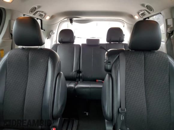 ✅ 2014 Toyota Sienna SE • VIN: 5TDXK3DC3ES414229 • Lot: 71672435. Wystawiony na Copart z przebiegiem 215 317 mil. Bezpłatny archiwum sprzedaży aukcyjnych z USA i szczegółowy raport historii pojazdu na DreamBid. Zdjęcie 10.