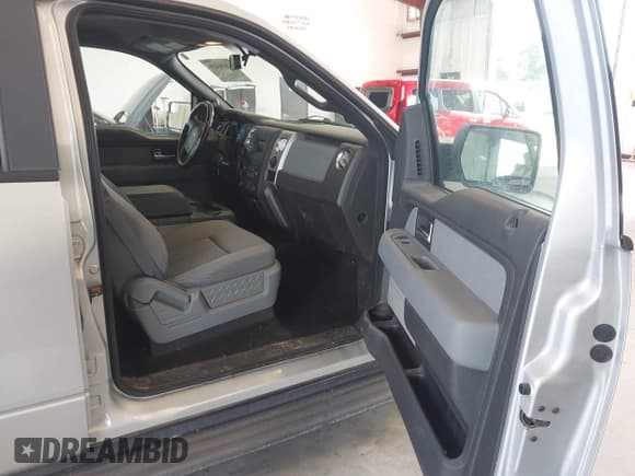 ✅ 2013 Ford F-150 XL • VIN: 1FTEW1CM6DKD55578 • Лот: 42936420. Опубликован ранее на IAAI с пробегом 93 174 миль. Бесплатный доступ к архиву аукционных продаж из США и подробный отчёт об истории автомобиля на DreamBid. Изображение 5.