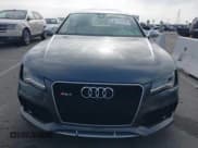 ✅ 2014 Audi RS 7 Prestige • VIN: WUAW2AFC3EN903462 • Lot: 42082052. Wystawiony na IAAI z przebiegiem 78 188 mil. Bezpłatny archiwum sprzedaży aukcyjnych z USA i szczegółowy raport historii pojazdu na DreamBid. Zdjęcie 12.