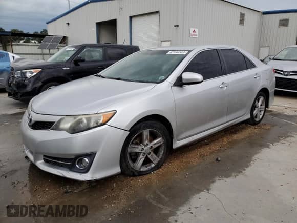2013 Toyota Camry L с VIN 4T1BF1FK1DU266417, выставлен на аукционе Copart как лот 73972983 с пробегом Не указан миль и Списание • Salvage title. История ставок и продаж доступна на DreamBid. Изображение 1.