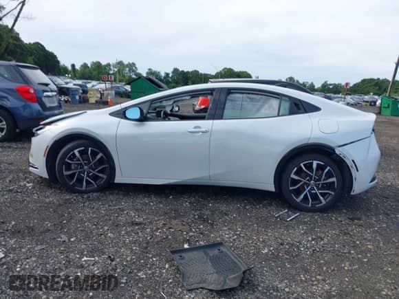 2024 Toyota Prius SE with VIN JTDACACU2R3024408, listed as a IAAI auction lot 43114921 with 18,724 mi miles and . Bid and sale history available at DreamBid. Image 14.