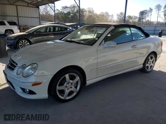 ✅ 2007 Mercedes-Benz CLK 550 • VIN: WDBTK72F57T083742 • Lot: 83351094. Wystawiony na Copart z przebiegiem 195 768 mil. Bezpłatny archiwum sprzedaży aukcyjnych z USA i szczegółowy raport historii pojazdu na DreamBid. Zdjęcie 1.