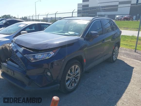 ✅ 2020 Toyota RAV4 XLE Premium • VIN: JTMC1RFV9LD053679 • Lot: 43367011. Listed on IAAI with 69,289 mi. Free auction sales archive from the USA and detailed vehicle history report at DreamBid. Image 17.