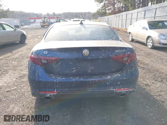 ✅ 2017 Alfa Romeo Giulia Ti • VIN: ZARFAEEN6H7549171 • Лот: 41398169. Опубликован ранее на IAAI с пробегом 94 044 миль. Бесплатный доступ к архиву аукционных продаж из США и подробный отчёт об истории автомобиля на DreamBid. Изображение 16.