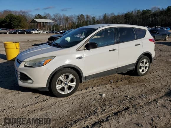 ✅ 2014 Ford Escape S • VIN: 1FMCU0F72EUD66284 • Lot: 93812835. Listed on Copart with 129,178 mi. Free auction sales archive from the USA and detailed vehicle history report at DreamBid. Image 1.