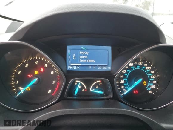 ✅ 2013 Ford Escape SE • VIN: 1FMCU0G9XDUA21874 • Lot: 85776395. Wystawiony na Copart z przebiegiem 201 652 mil. Bezpłatny archiwum sprzedaży aukcyjnych z USA i szczegółowy raport historii pojazdu na DreamBid. Zdjęcie 9.