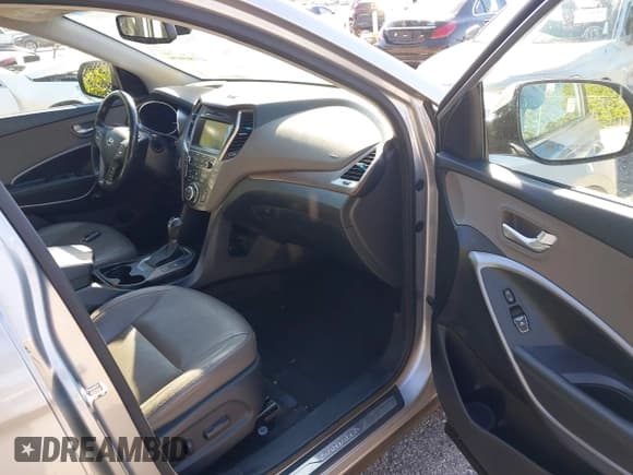 ✅ 2019 Hyundai Santa Fe SE • VIN: KM8SN4HF8KU307367 • Лот: 43705696. Опубликован ранее на IAAI с пробегом 110 722 миль. Бесплатный доступ к архиву аукционных продаж из США и подробный отчёт об истории автомобиля на DreamBid. Изображение 5.