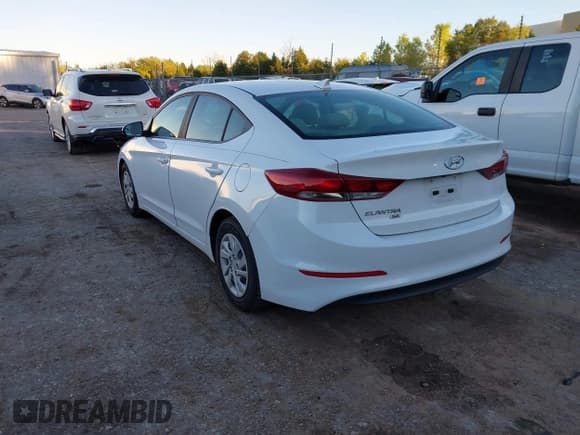 ✅ 2018 Hyundai Elantra SE • VIN: 5NPD74LF1JH384637 • Лот: 40760033. Опубликован ранее на IAAI с пробегом 110 127 миль. Бесплатный доступ к архиву аукционных продаж из США и подробный отчёт об истории автомобиля на DreamBid. Изображение 3.