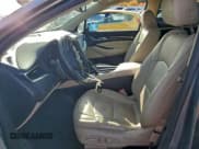 ✅ 2019 Buick Enclave Essence • VIN: 5GAERBKW9KJ295381 • Lot: 95523545. Wystawiony na Copart z przebiegiem 69 585 mil. Bezpłatny archiwum sprzedaży aukcyjnych z USA i szczegółowy raport historii pojazdu na DreamBid. Zdjęcie 7.