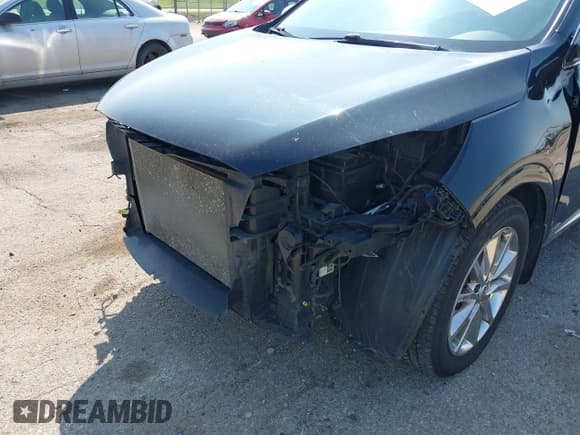 ✅ 2017 Kia Sorento SX • VIN: 5XYPKDA5XHG308471 • Lot: 43144397. Listed on IAAI with 103,108 mi. Free auction sales archive from the USA and detailed vehicle history report at DreamBid. Image 6.