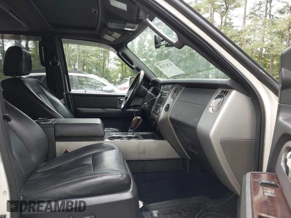 ✅ 2007 Ford Expedition Max Limited • VIN: 1FMFK20587LA80244 • Lot: 43267125. Wystawiony na IAAI z przebiegiem 219 672 mil. Bezpłatny archiwum sprzedaży aukcyjnych z USA i szczegółowy raport historii pojazdu na DreamBid. Zdjęcie 5.